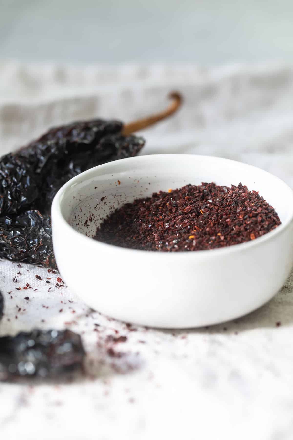 Ancho Chile Powder vs Chili Powder: Spice Rack Showdown: Ancho vs Chili